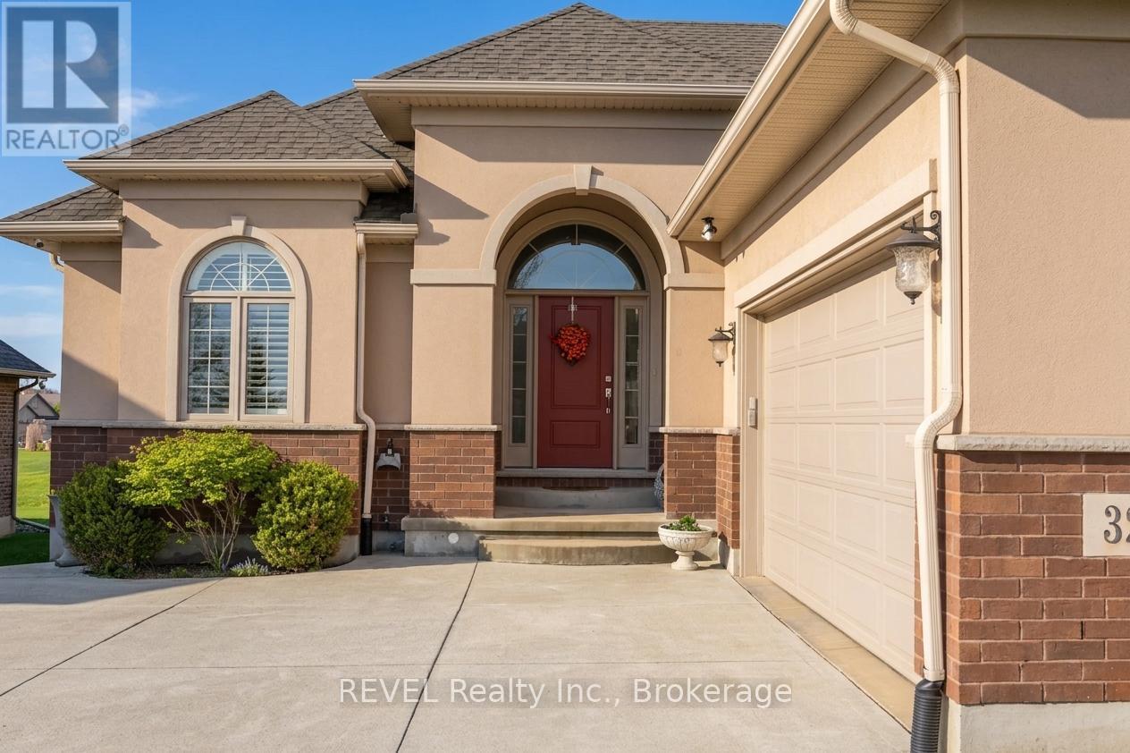 32 Magnolia Lane, Welland, Ontario  L3B 6H9 - Photo 3 - X13053962