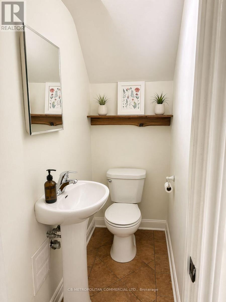 1255 Dundas Street W, Toronto, Ontario  M6J 1X6 - Photo 11 - C13050838