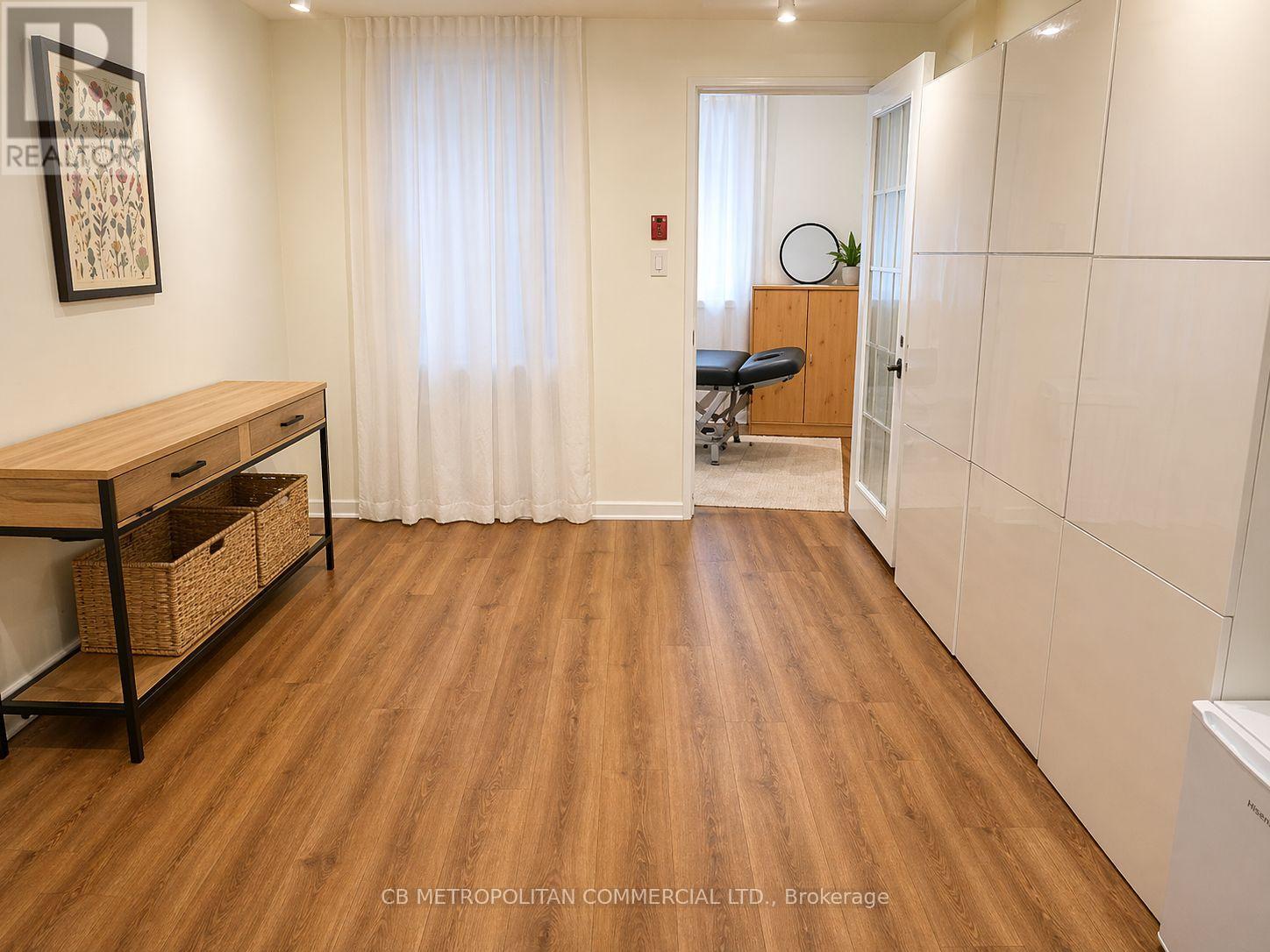 1255 Dundas Street W, Toronto, Ontario  M6J 1X6 - Photo 4 - C13050838