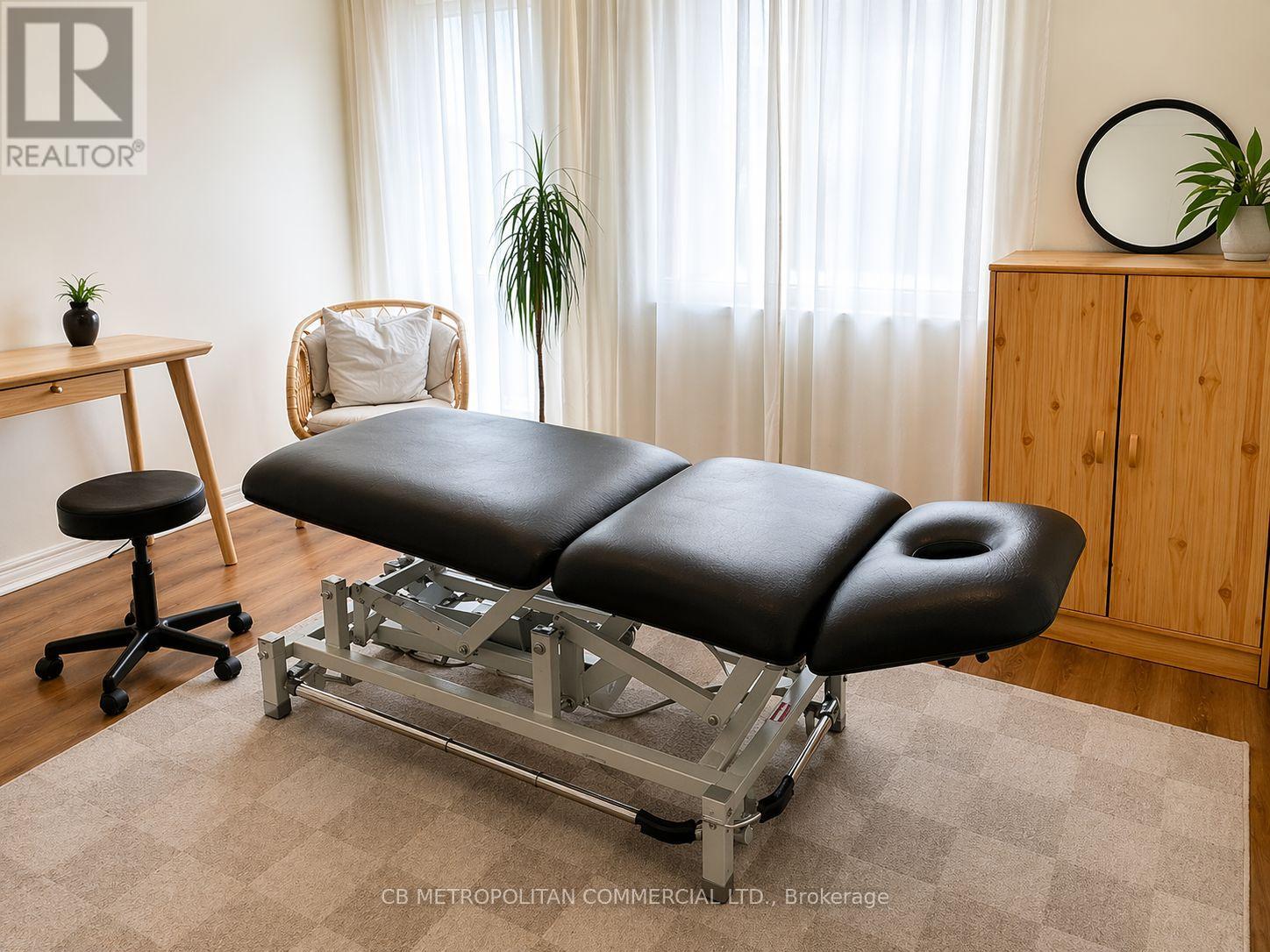 1255 Dundas Street W, Toronto, Ontario  M6J 1X6 - Photo 5 - C13050838