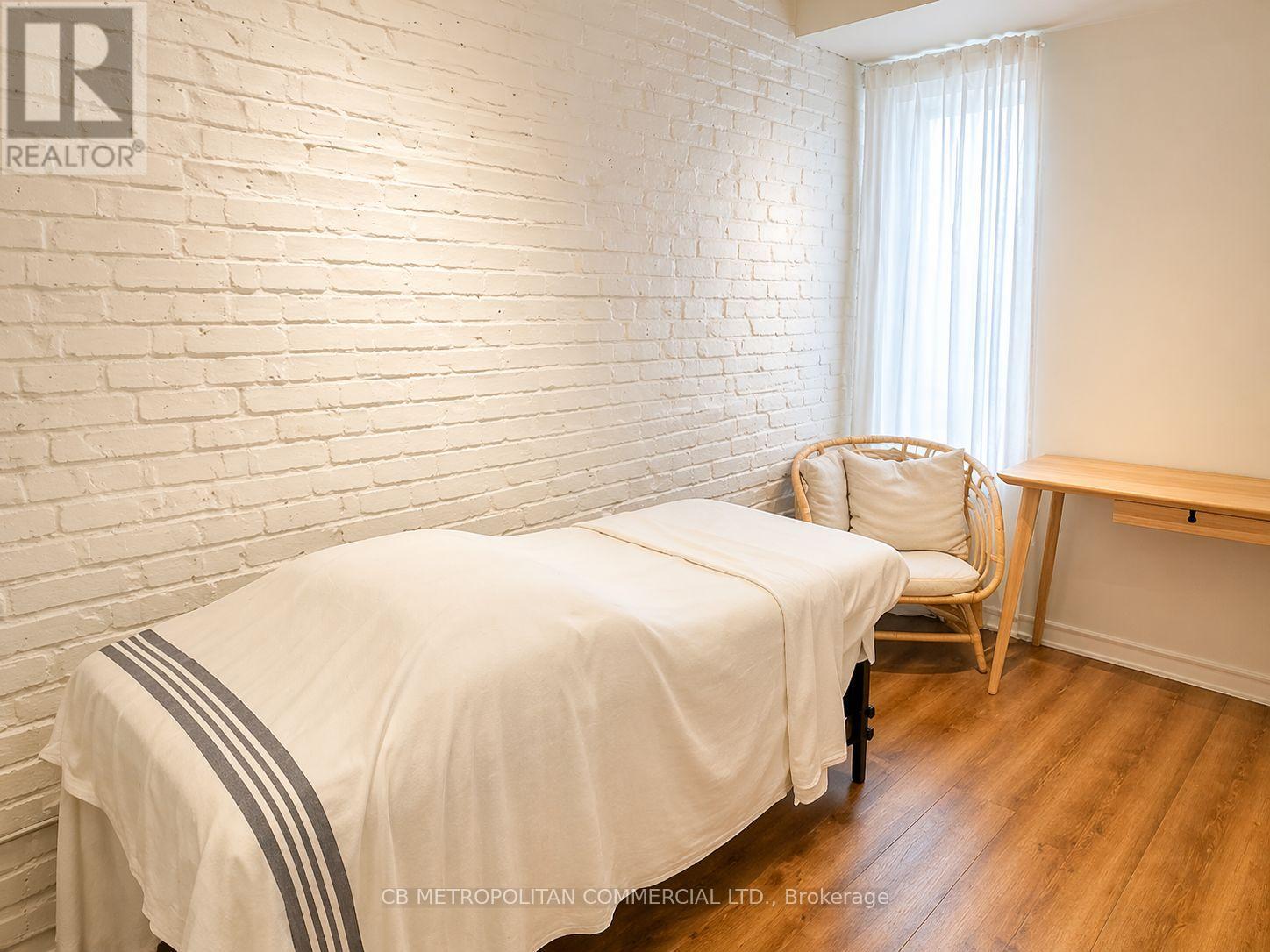 1255 Dundas Street W, Toronto, Ontario  M6J 1X6 - Photo 9 - C13050838