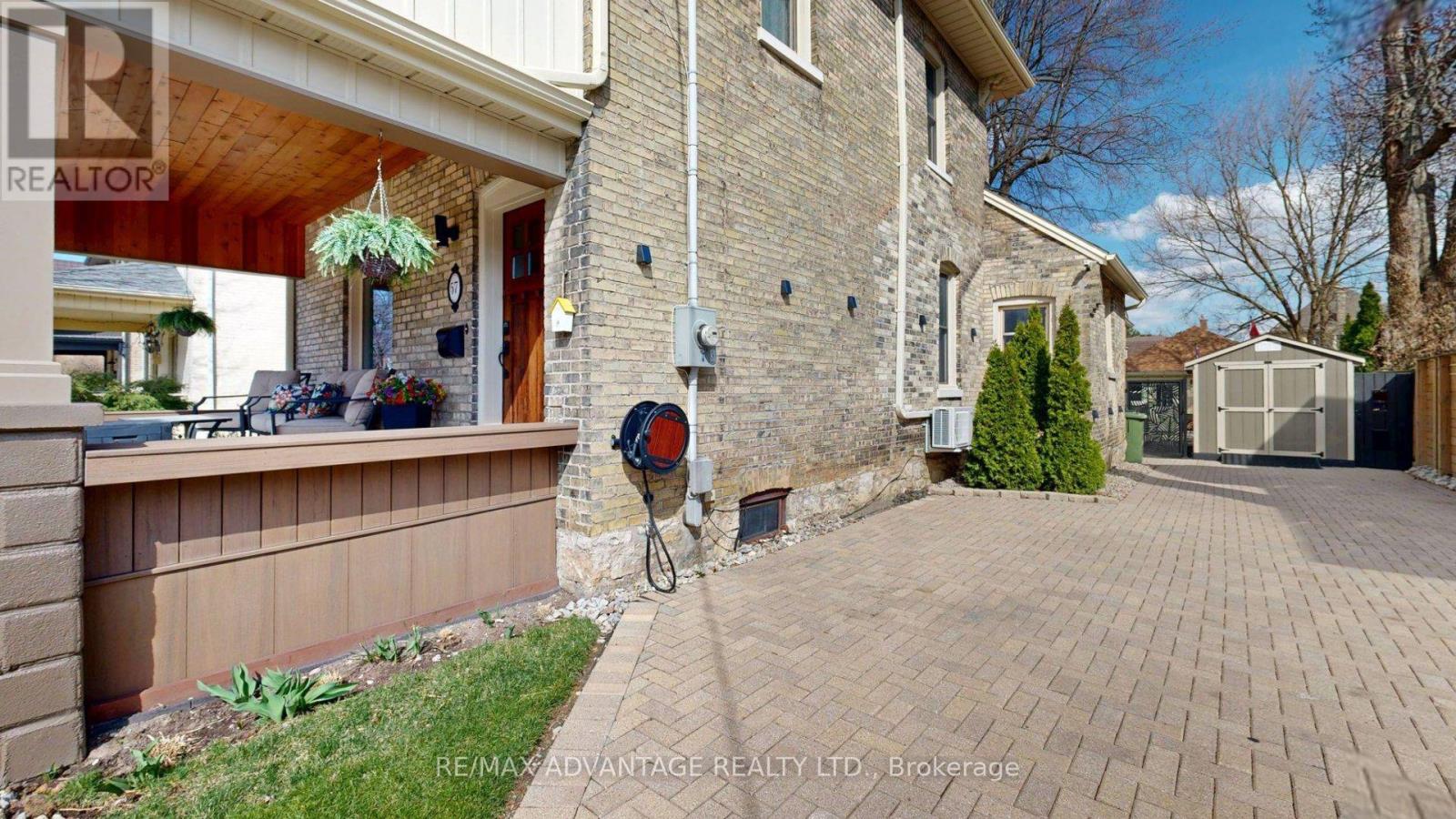 57 Queen Street, St. Thomas, Ontario  N5R 3J4 - Photo 12 - X12962090