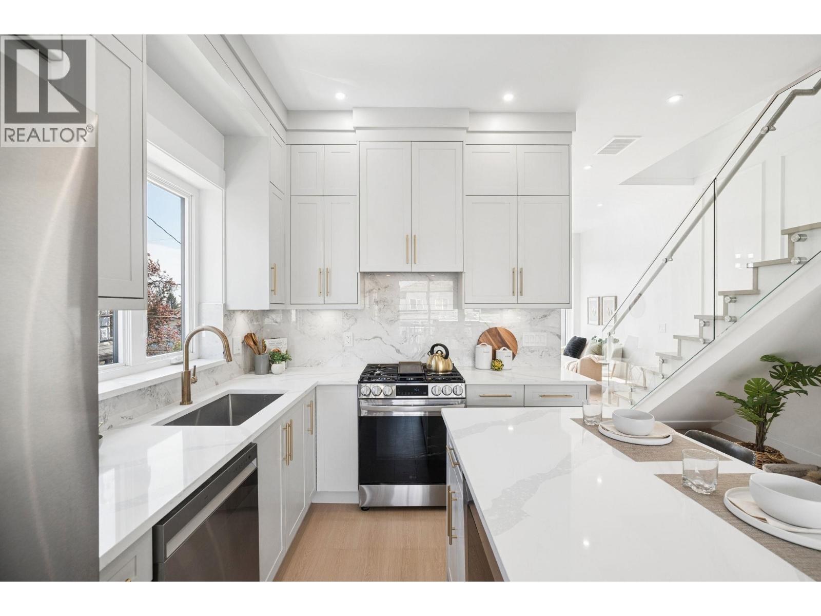 2 1005 E 55th Avenue, Vancouver, British Columbia  V5X 1N8 - Photo 11 - R3116724