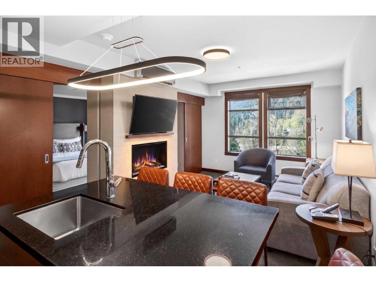 314b 2020 London Lane, Whistler, British Columbia  V0N 1B2 - Photo 3 - R3116725