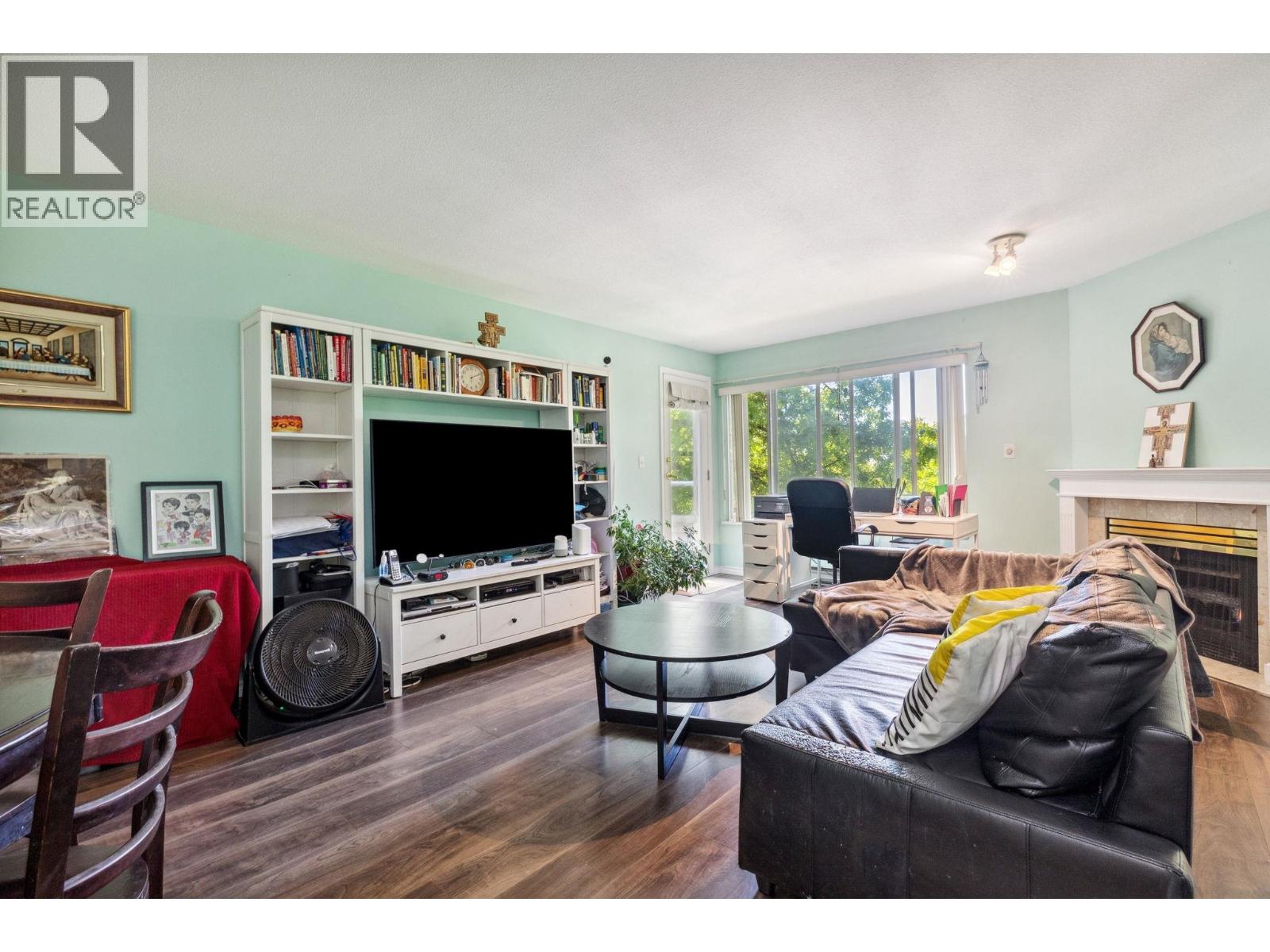 309 7368 Royal Oak Avenue, Burnaby, British Columbia  V5J 4J6 - Photo 2 - R3116737