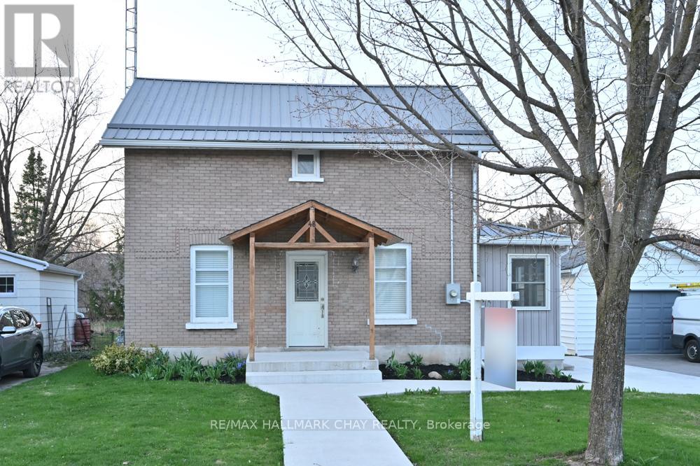 48 Caroline Street W, Clearview, Ontario  L0M 1G0 - Photo 3 - S12821268