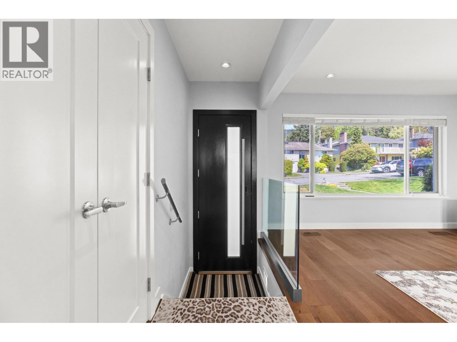 219 E 26th Street, North Vancouver, British Columbia  V7N 1A7 - Photo 4 - R3116736