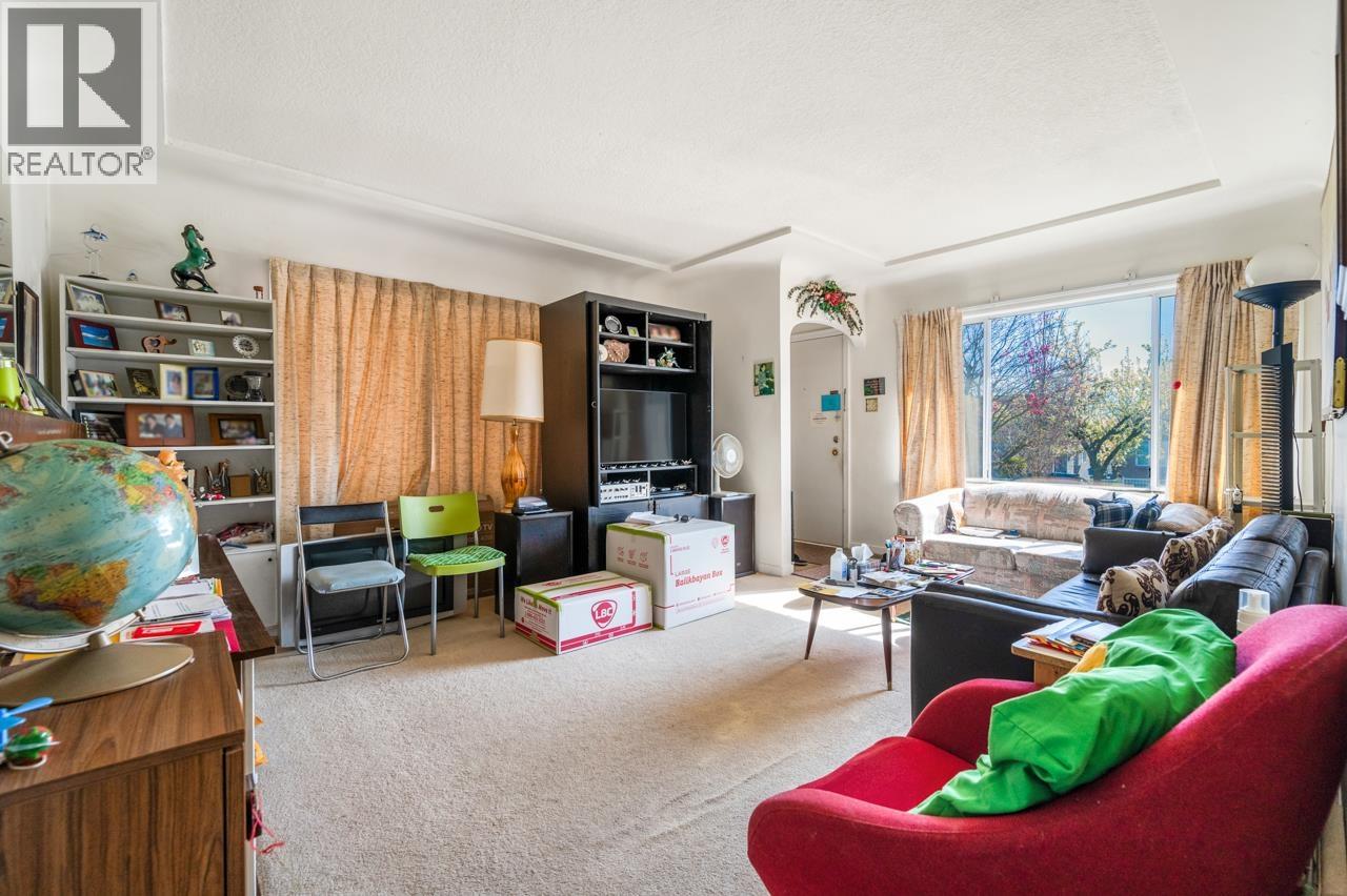 3383 Wellington Avenue, Vancouver, British Columbia  V5R 4Y3 - Photo 3 - R3116773