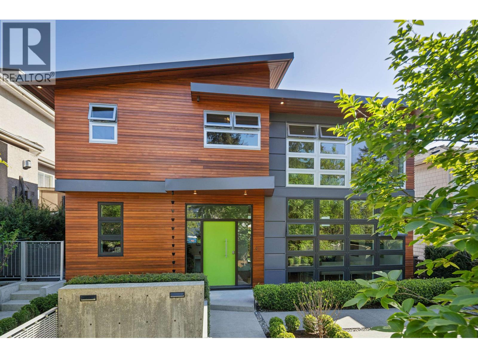 626 E 22 Avenue, Vancouver, British Columbia  V5V 1V4 - Photo 2 - R3116776