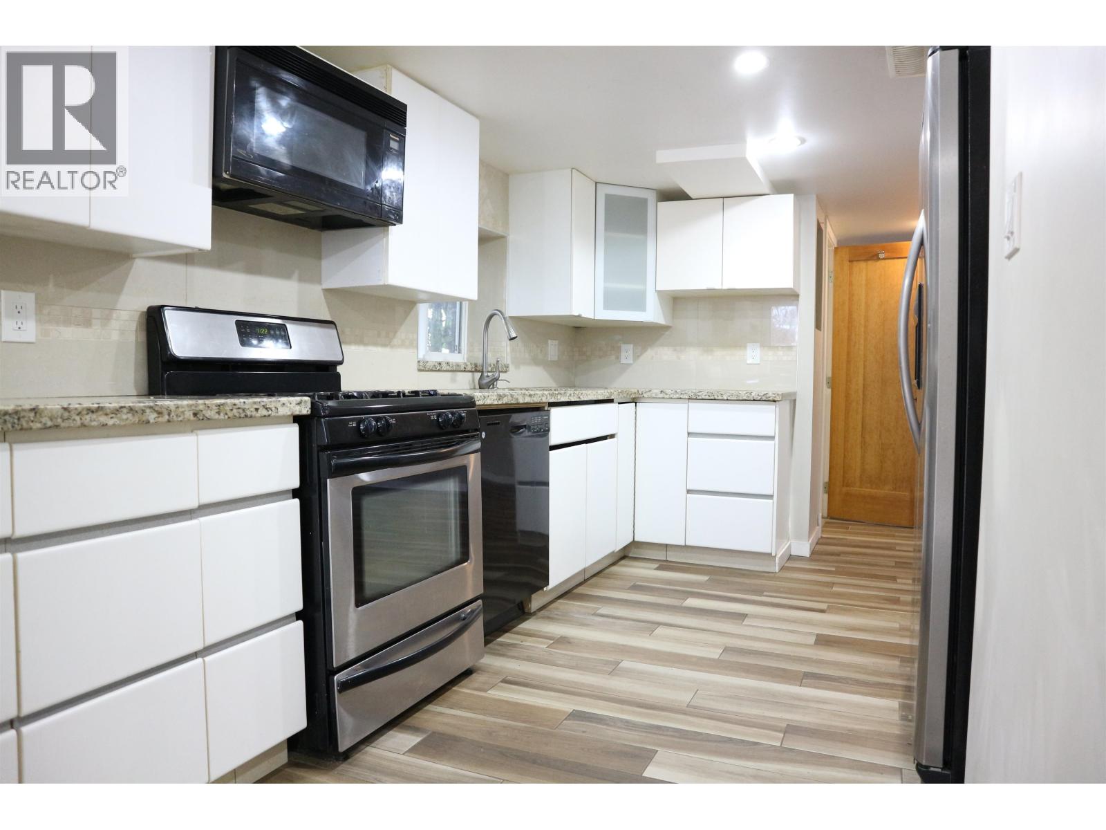 Basement 796 E 12th Avenue, Vancouver, British Columbia  V6R 4A1 - Photo 1 - R3116716