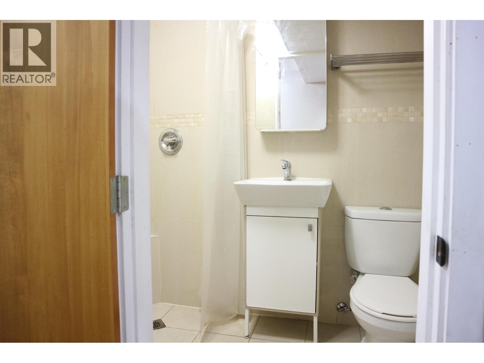 Basement 796 E 12th Avenue, Vancouver, British Columbia  V6R 4A1 - Photo 8 - R3116716