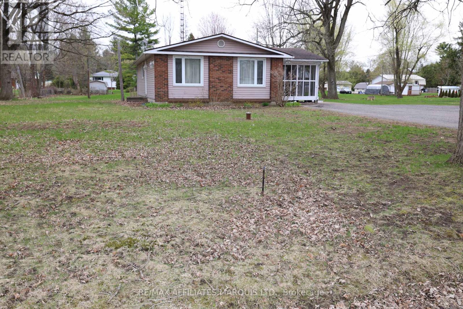 9 Sutton Drive, Edwardsburgh/cardinal, Ontario  K0E 1T1 - Photo 3 - X12879154