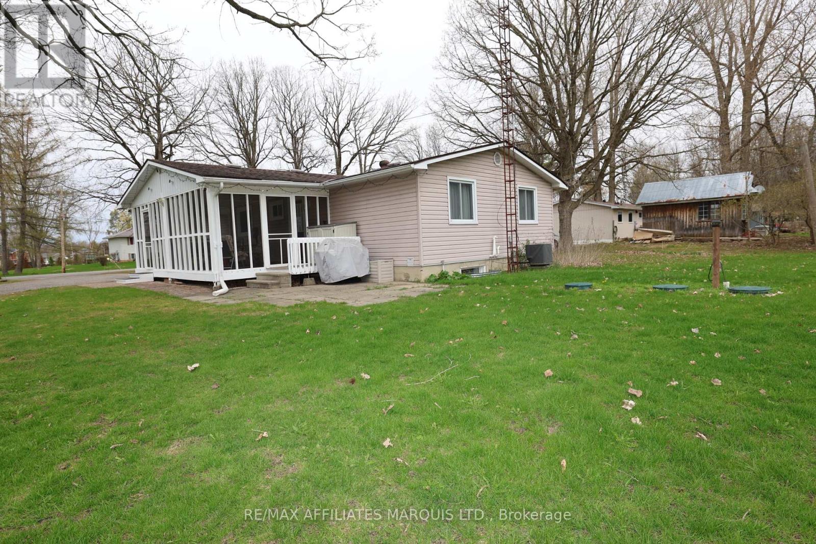 9 Sutton Drive, Edwardsburgh/cardinal, Ontario  K0E 1T1 - Photo 5 - X12879154