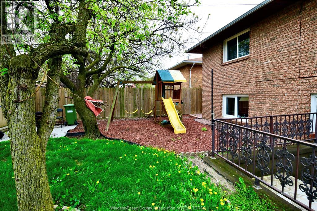 1616 Rankin Unit# Main, Windsor, Ontario  N9B 2S8 - Photo 25 - 26009264