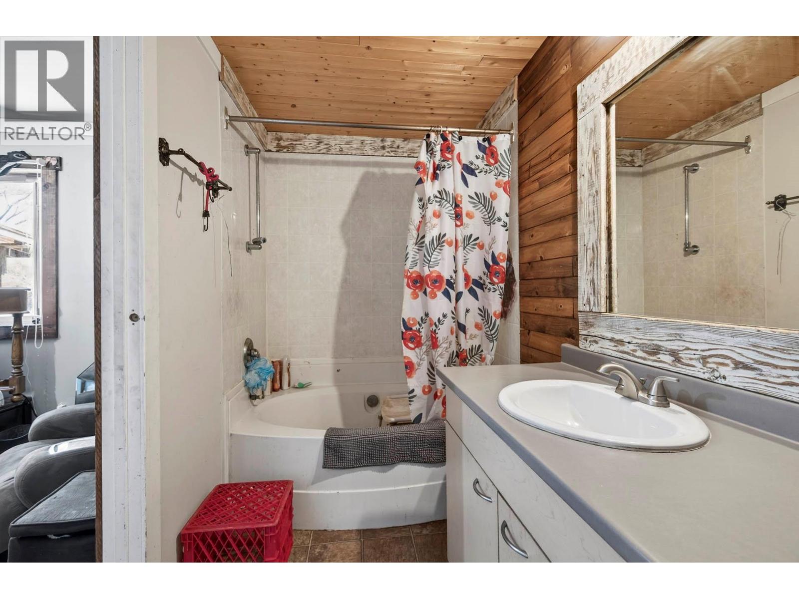 5880 Gardi Road, Kamloops, British Columbia  V1S 2A1 - Photo 21 - 10377181