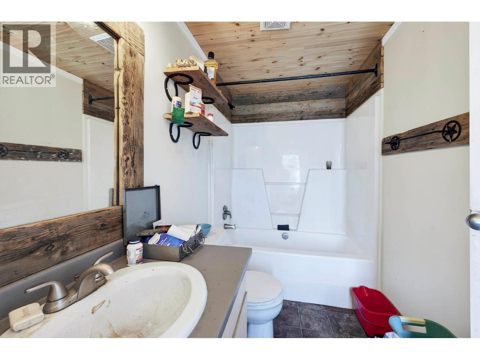 5880 Gardi Road, Kamloops, British Columbia  V1S 2A1 - Photo 24 - 10377181