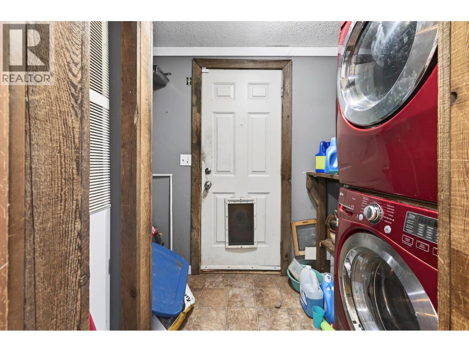 5880 Gardi Road, Kamloops, British Columbia  V1S 2A1 - Photo 4 - 10377181