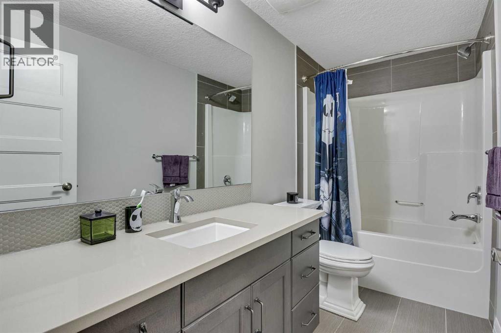 55 Sage Bluff Green NW, Calgary, Alberta  T2R 0X8 - Photo 37 - A2293713