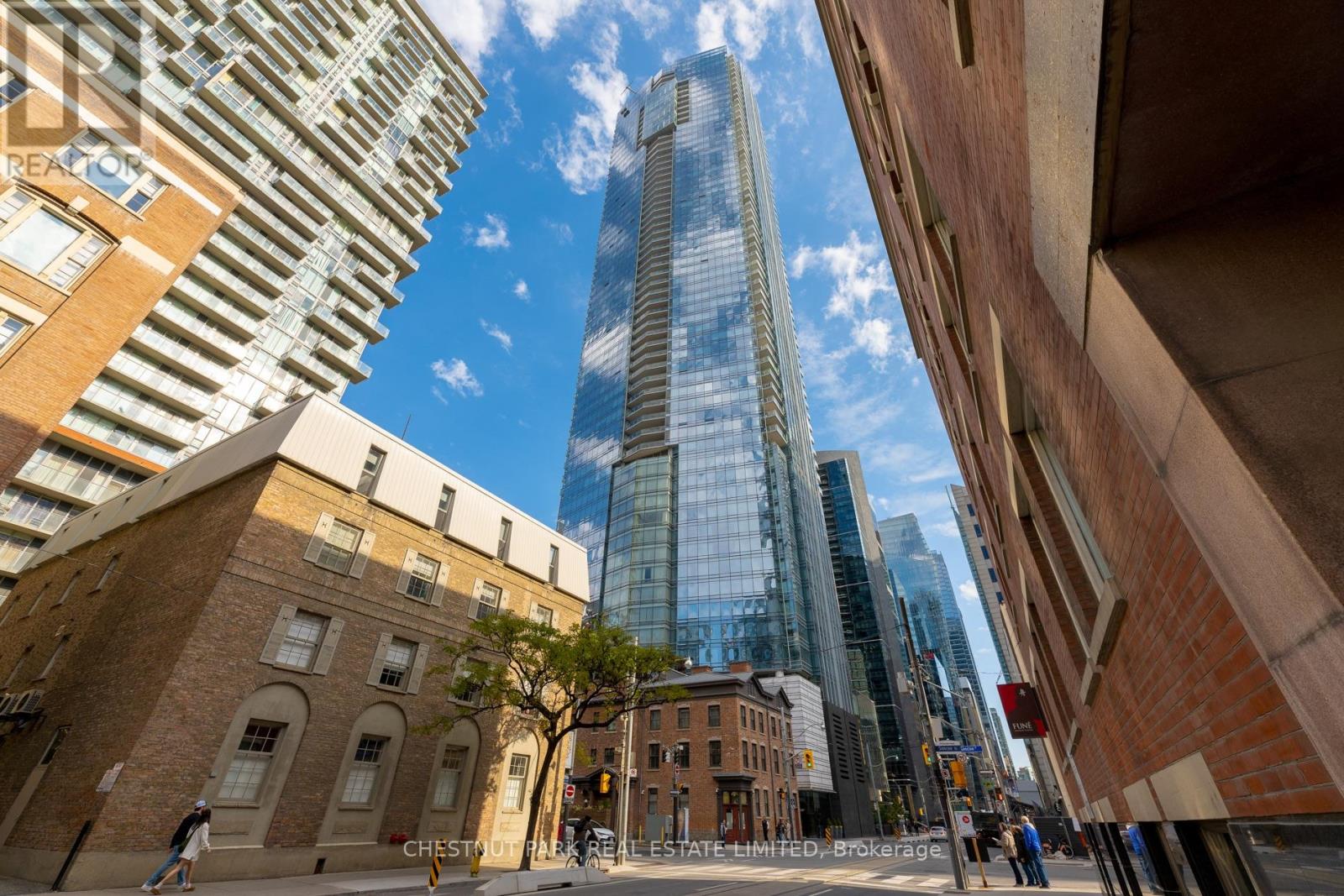 2604 - 180 UNIVERSITY AVENUE, Toronto, Ontario