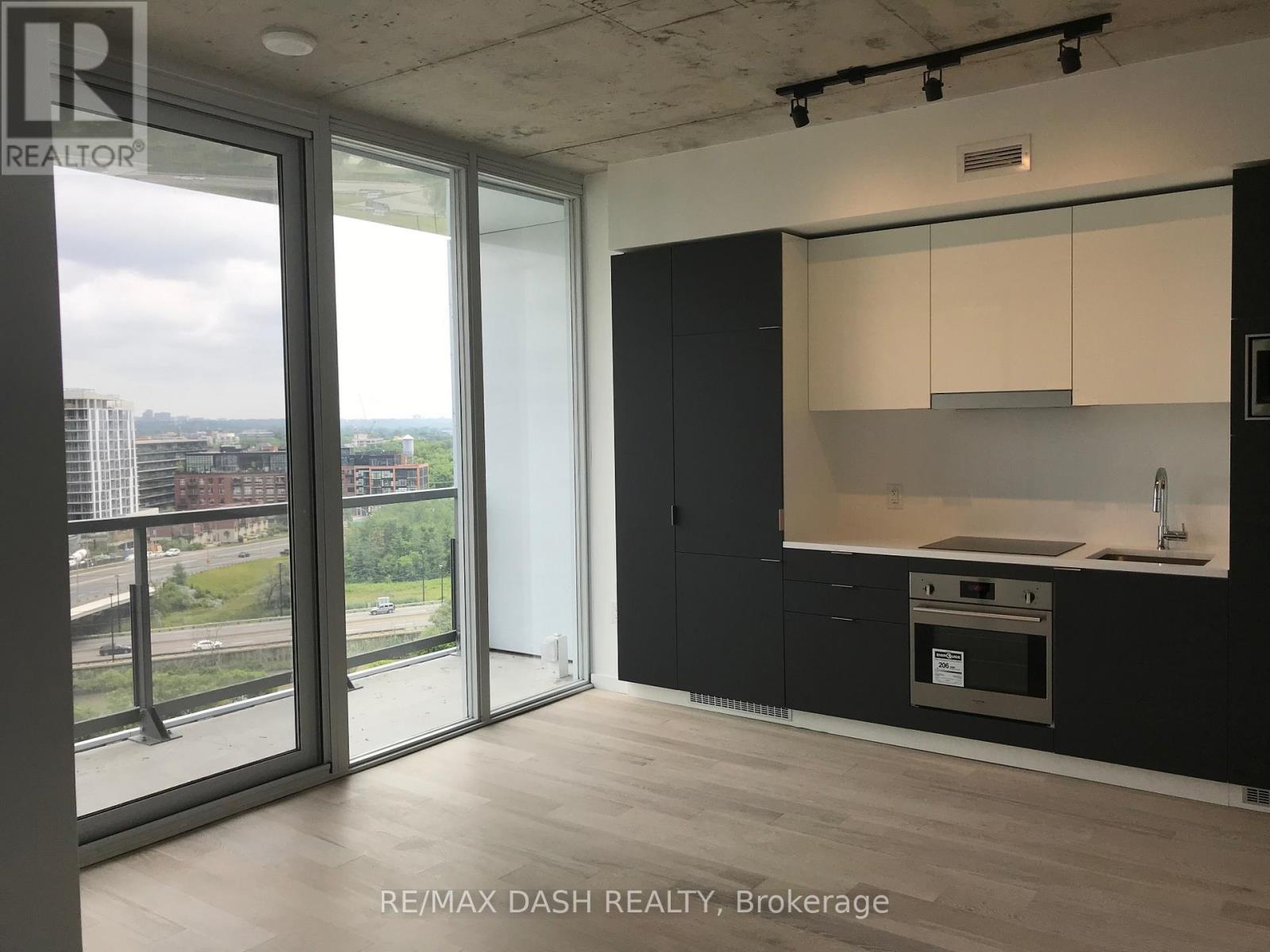 1108 - 170 Bayview Avenue, Toronto, Ontario  M5A 0M4 - Photo 11 - C13054016