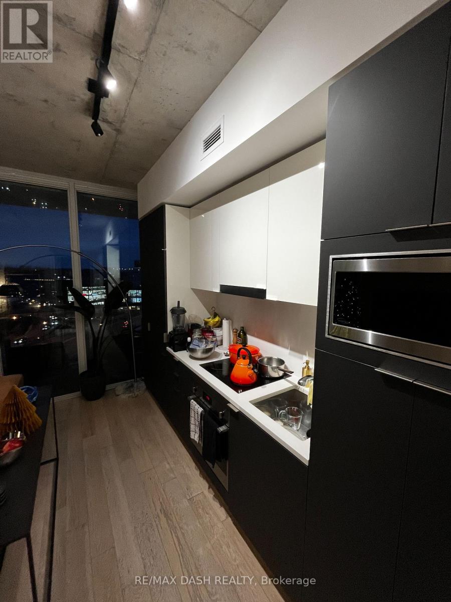 1108 - 170 Bayview Avenue, Toronto, Ontario  M5A 0M4 - Photo 3 - C13054016