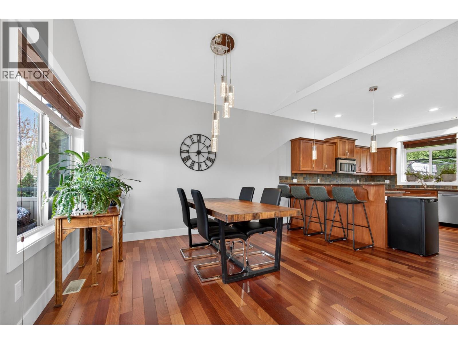 539 South Crest Drive, Kelowna, British Columbia  V1W 4W8 - Photo 6 - 10384342