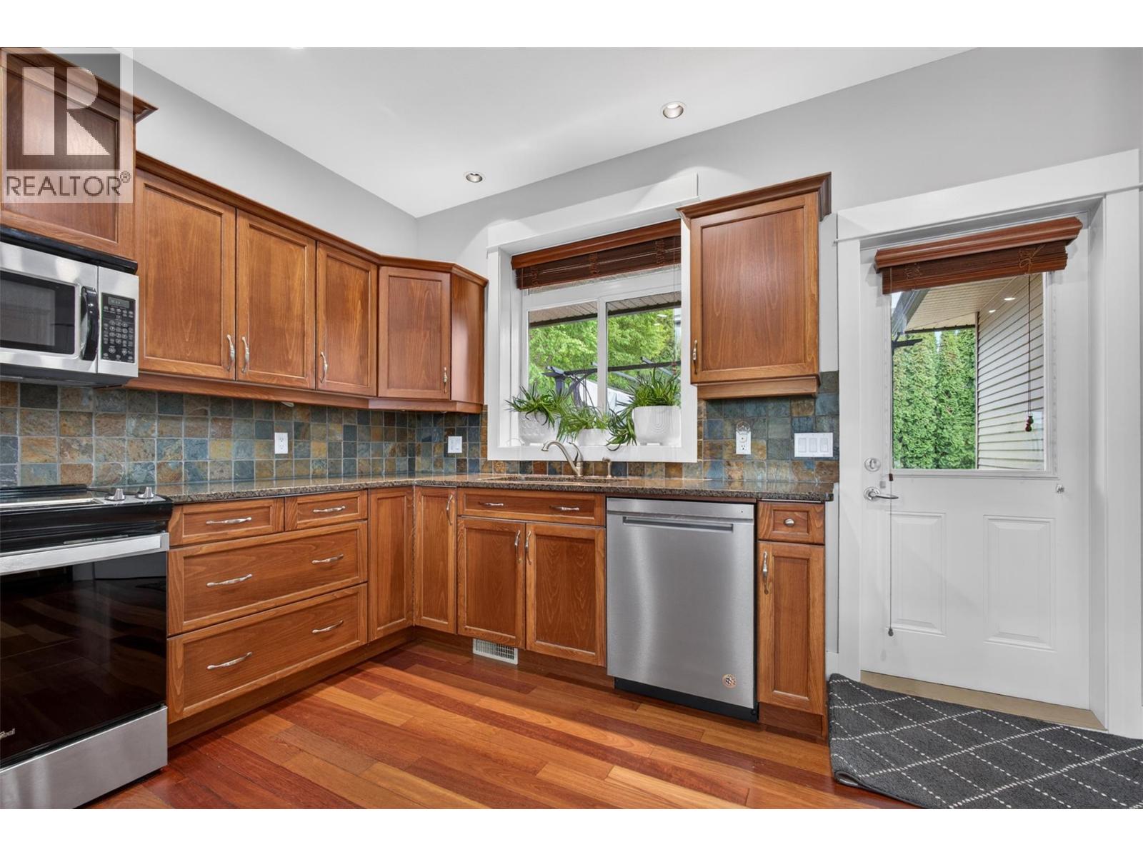 539 South Crest Drive, Kelowna, British Columbia  V1W 4W8 - Photo 10 - 10384342