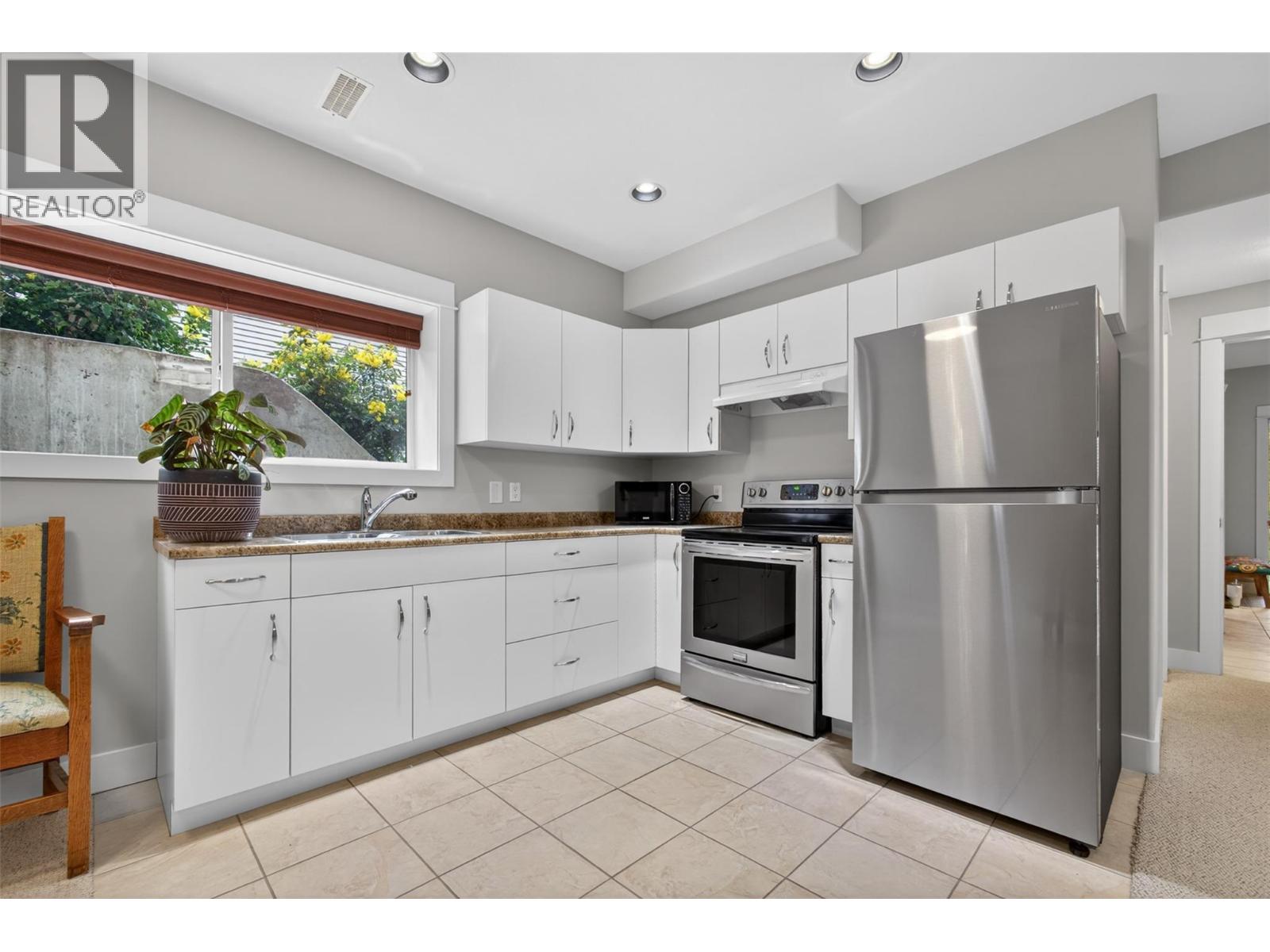 539 South Crest Drive, Kelowna, British Columbia  V1W 4W8 - Photo 39 - 10384342