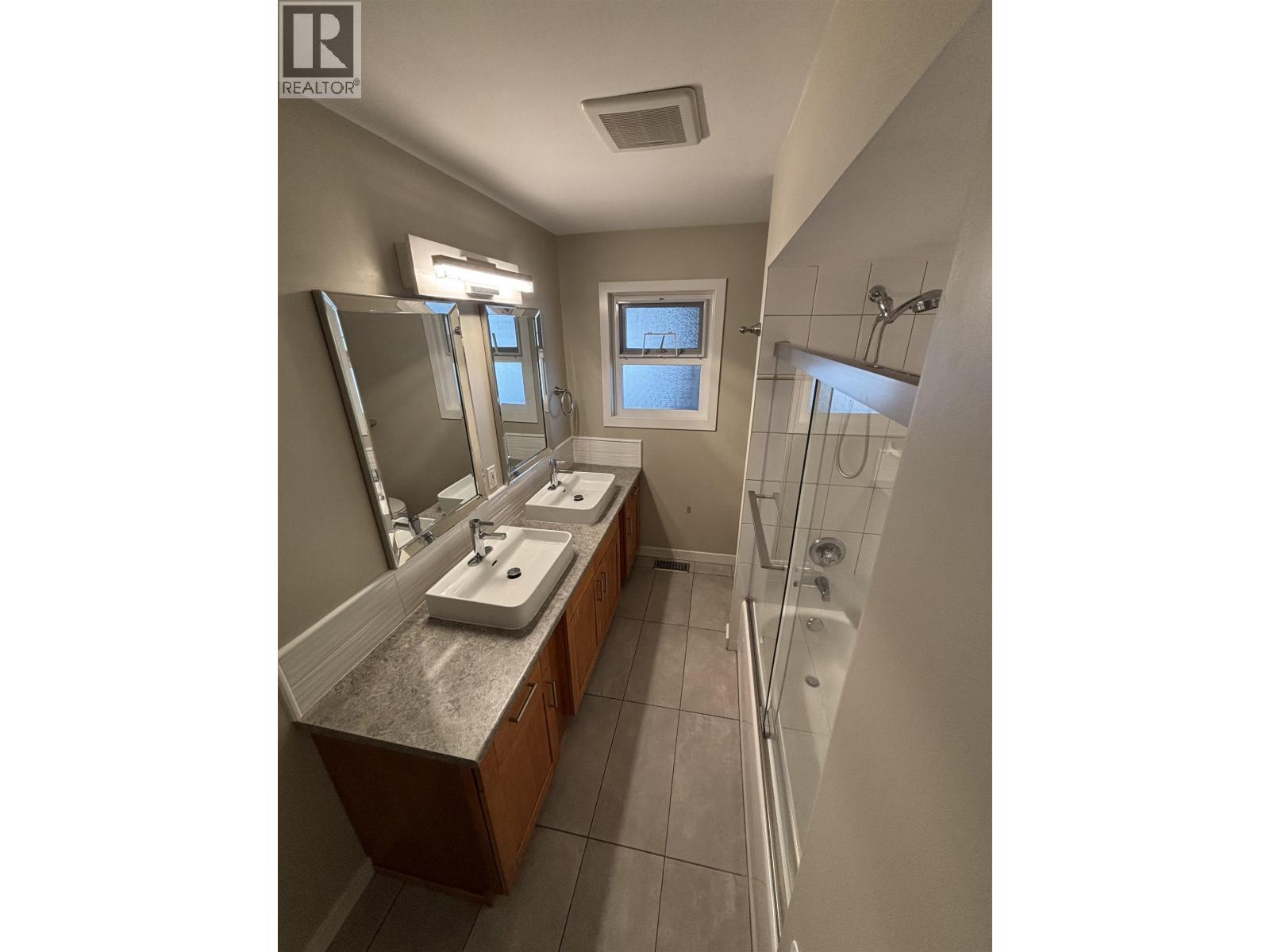 1570 Sperling Avenue, Burnaby, British Columbia  V5B 4J9 - Photo 15 - R3116592