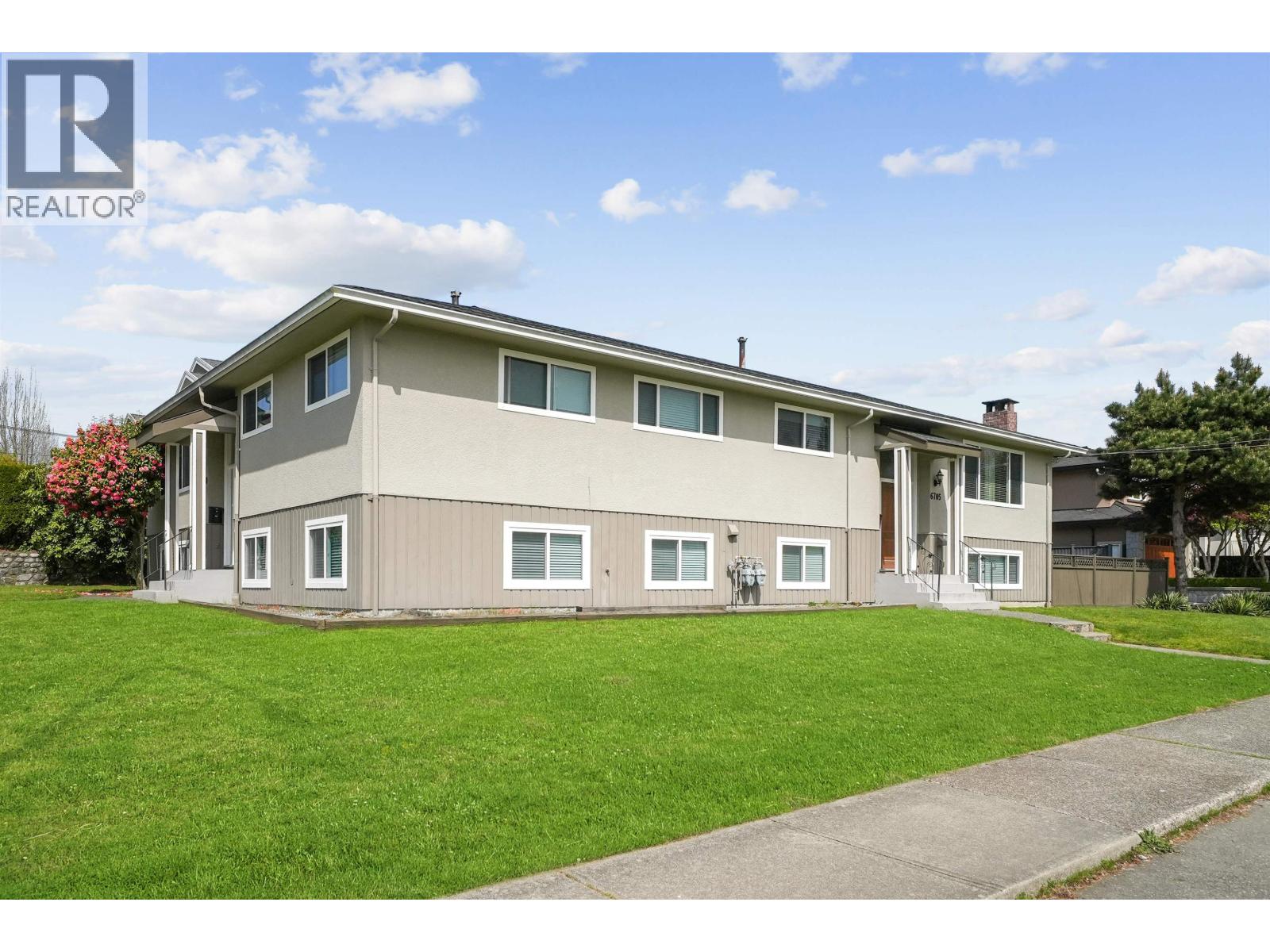 1570 Sperling Avenue, Burnaby, British Columbia  V5B 4J9 - Photo 3 - R3116592