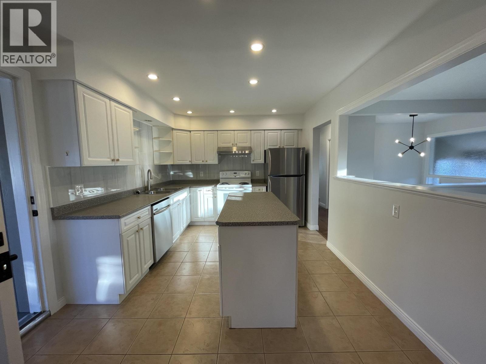 1570 Sperling Avenue, Burnaby, British Columbia  V5B 4J9 - Photo 7 - R3116592