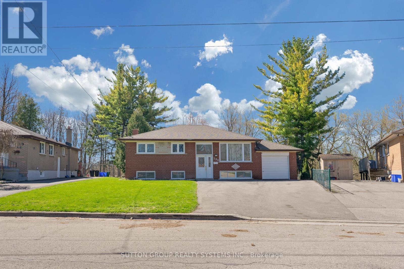 134 SUSSEX STREET, Oshawa, Ontario
