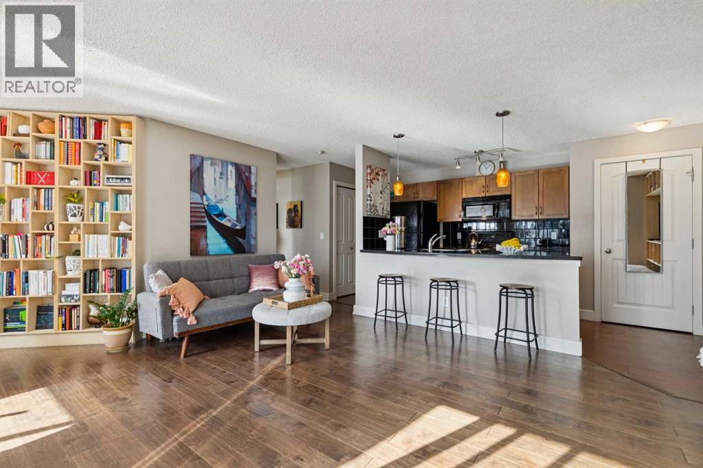 3, 121 Village Heights SW, Calgary, Alberta