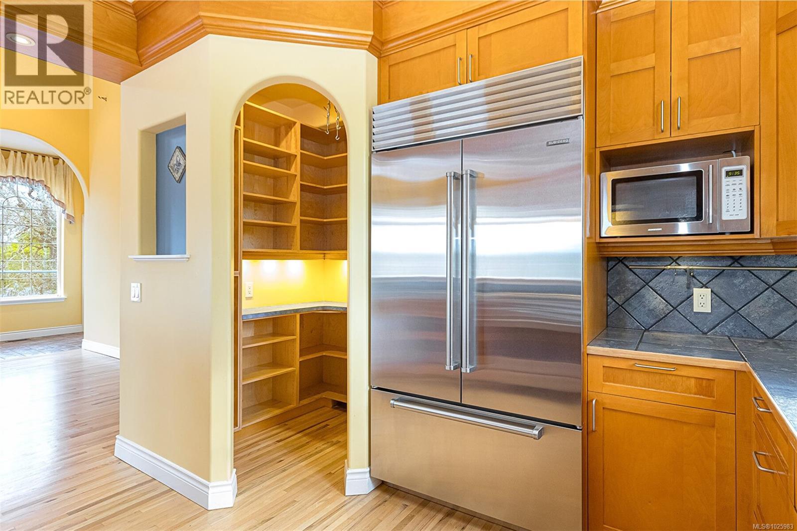 3711 Grange Rd, Saanich, British Columbia  V8Z 4S9 - Photo 20 - 1025983