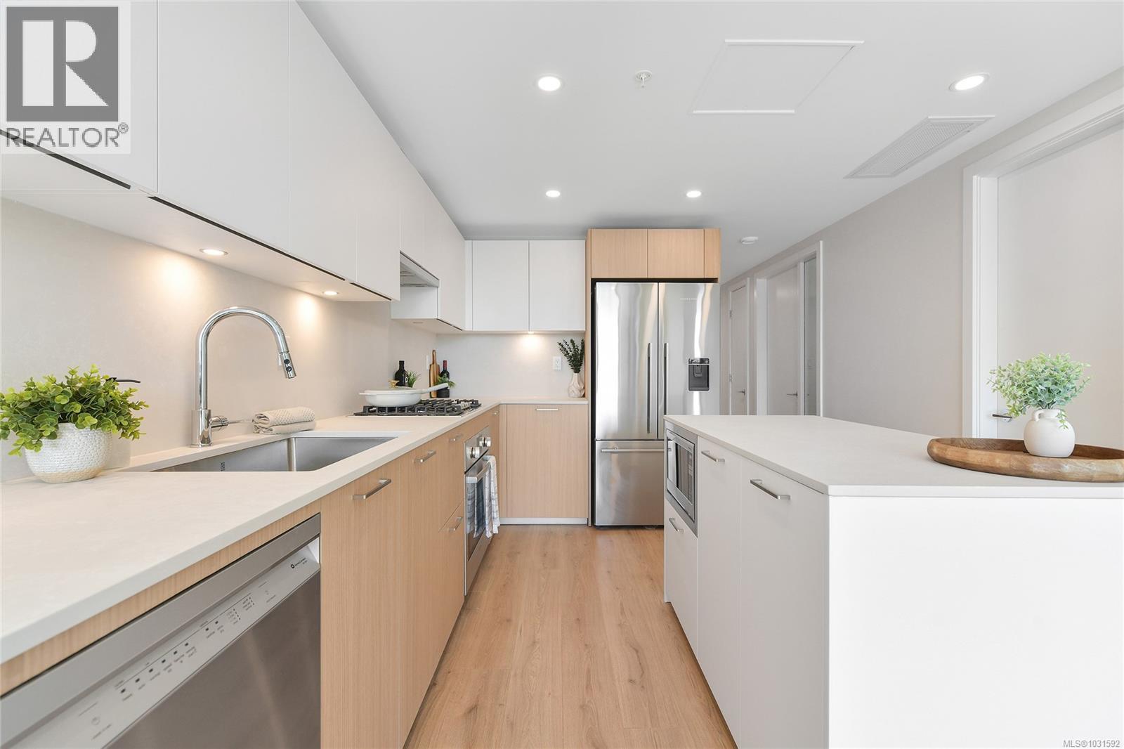 304 899 Esquimalt Ave, Esquimalt, British Columbia  V9A 3M5 - Photo 7 - 1031592