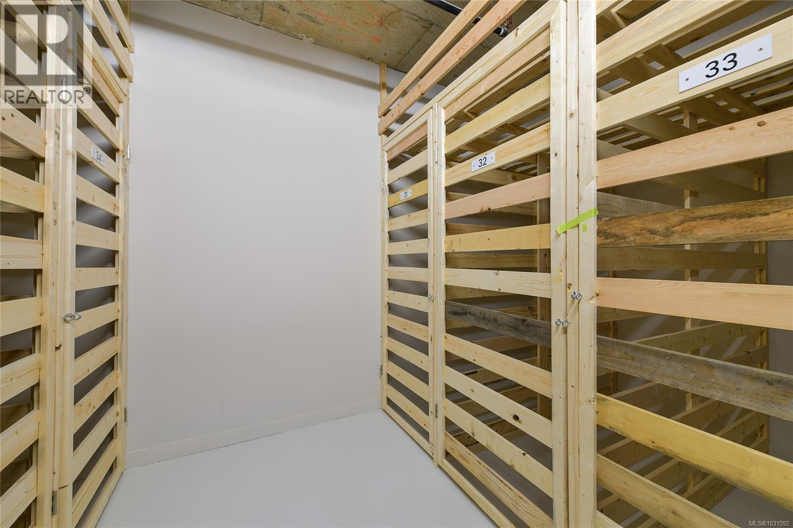 304 899 Esquimalt Ave, Esquimalt, British Columbia  V9A 3M5 - Photo 61 - 1031592