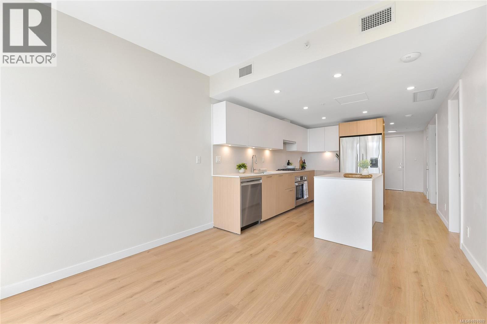 304 899 Esquimalt Ave, Esquimalt, British Columbia  V9A 3M5 - Photo 5 - 1031592