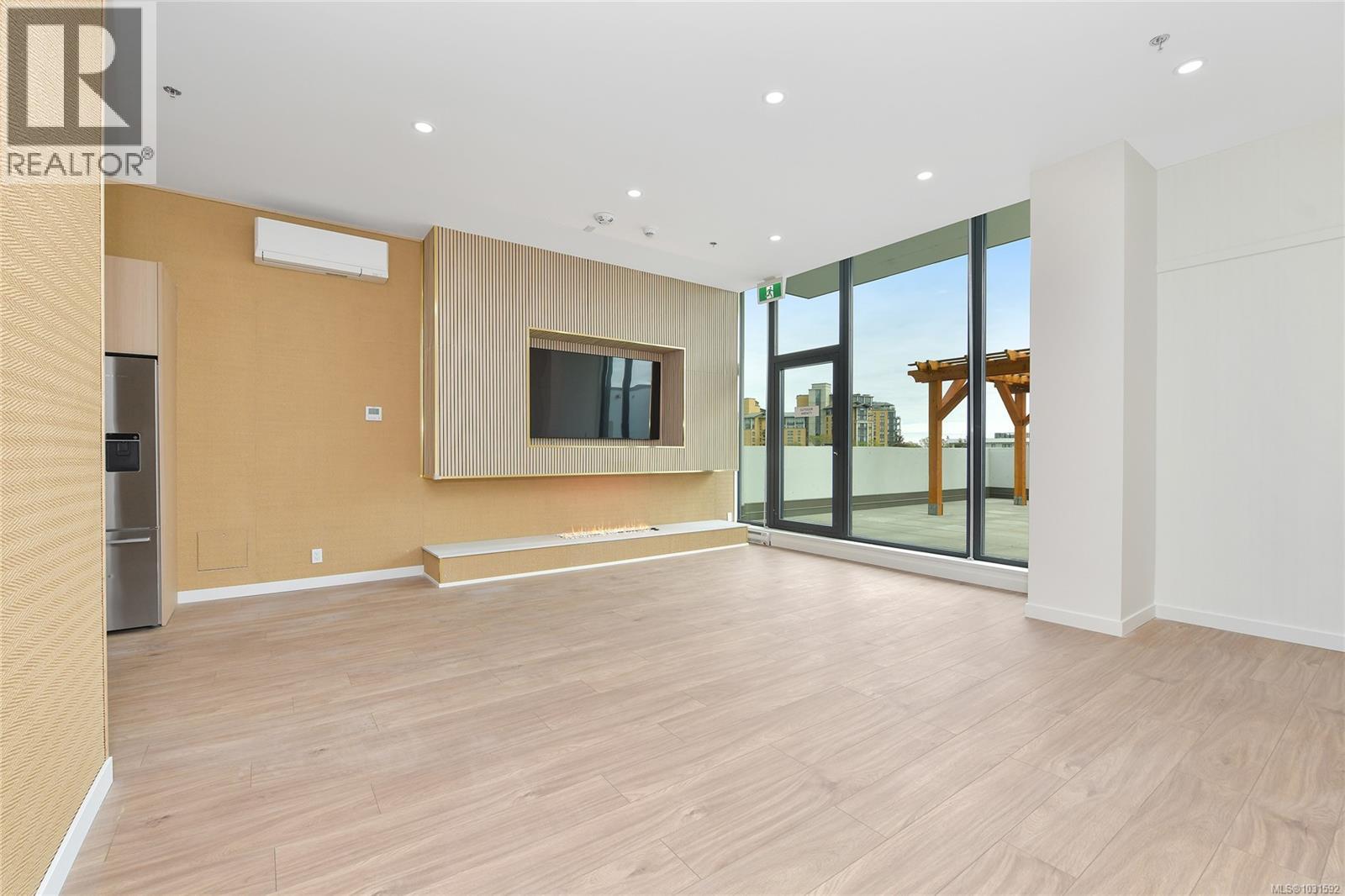 304 899 Esquimalt Ave, Esquimalt, British Columbia  V9A 3M5 - Photo 47 - 1031592