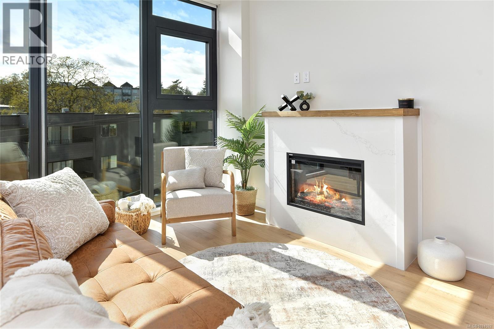 304 899 Esquimalt Ave, Esquimalt, British Columbia