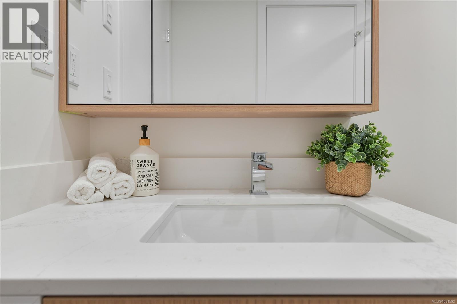 304 899 Esquimalt Ave, Esquimalt, British Columbia  V9A 3M5 - Photo 21 - 1031592