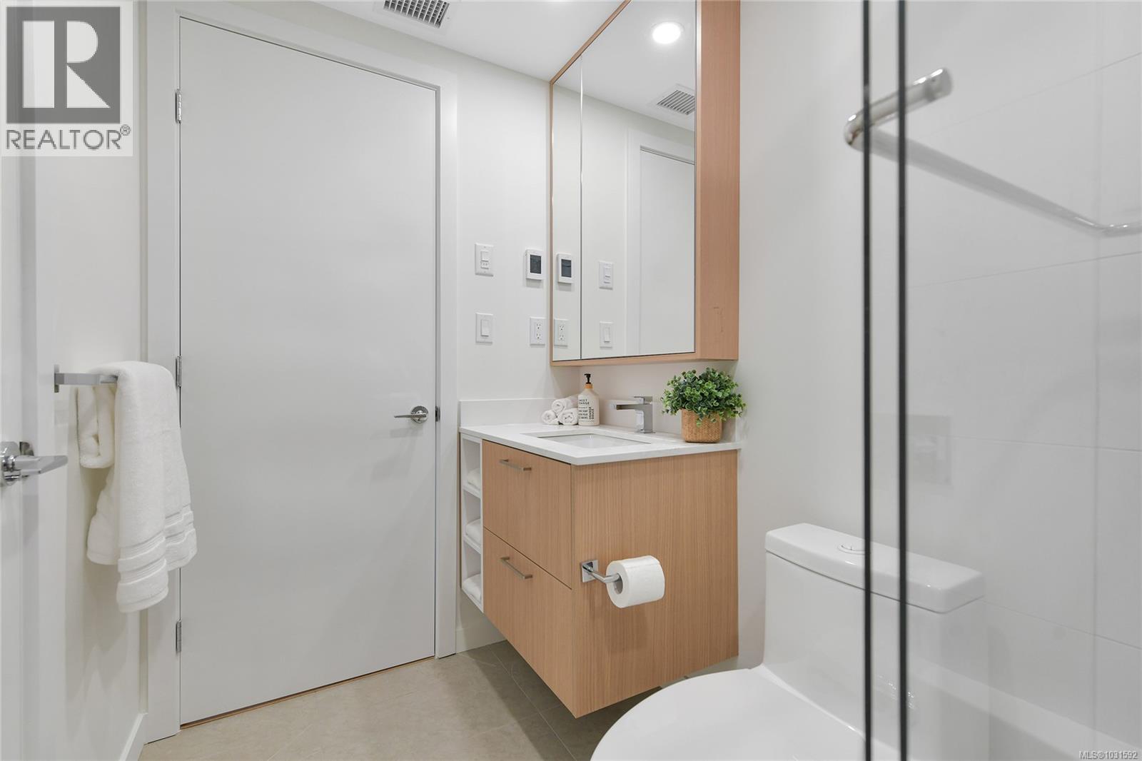 304 899 Esquimalt Ave, Esquimalt, British Columbia  V9A 3M5 - Photo 20 - 1031592