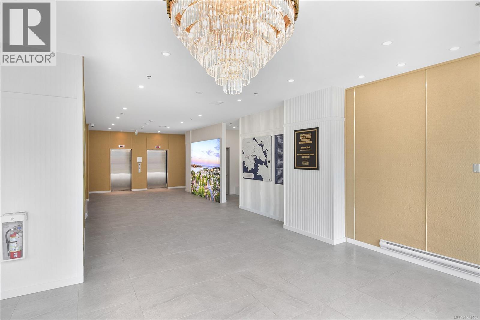 304 899 Esquimalt Ave, Esquimalt, British Columbia  V9A 3M5 - Photo 55 - 1031592