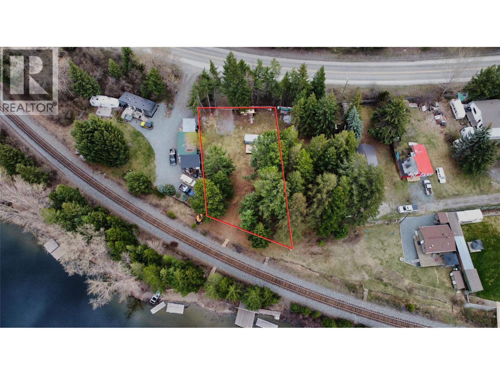 Victoria Street, Moyie, British Columbia  V0B 2A0 - Photo 4 - 10385050