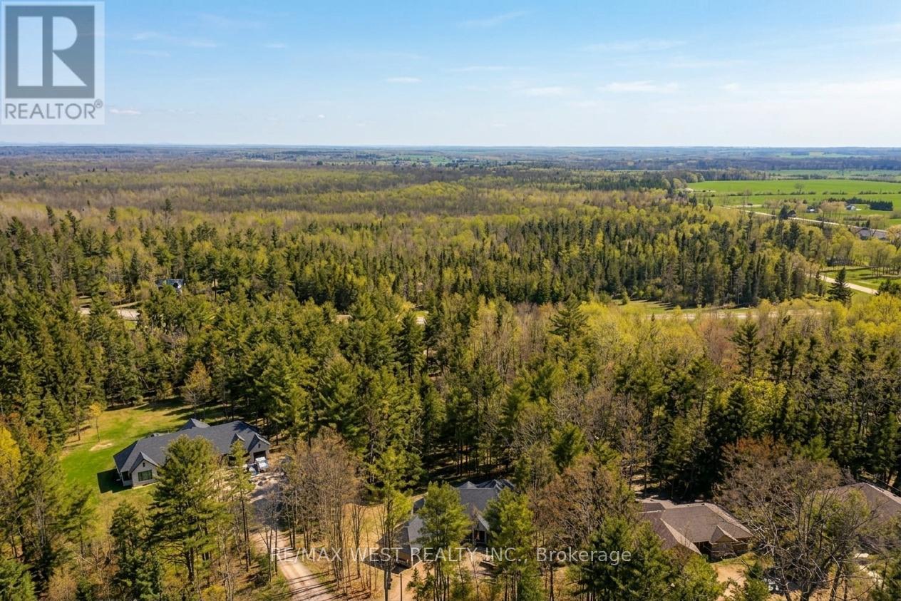 2 Sycamore Circle, Springwater, Ontario  L0L 2K0 - Photo 13 - S12838430