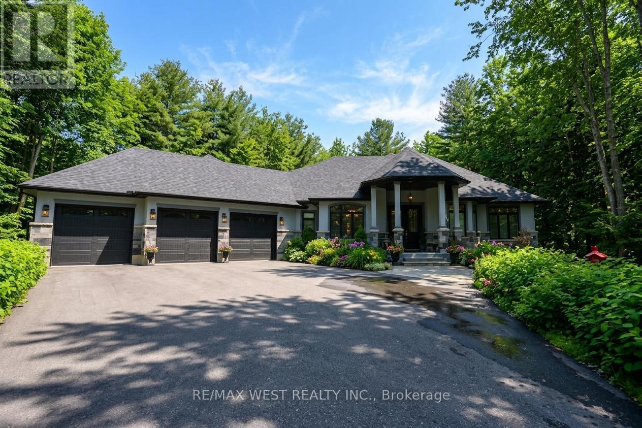 2 SYCAMORE CIRCLE, Springwater, Ontario