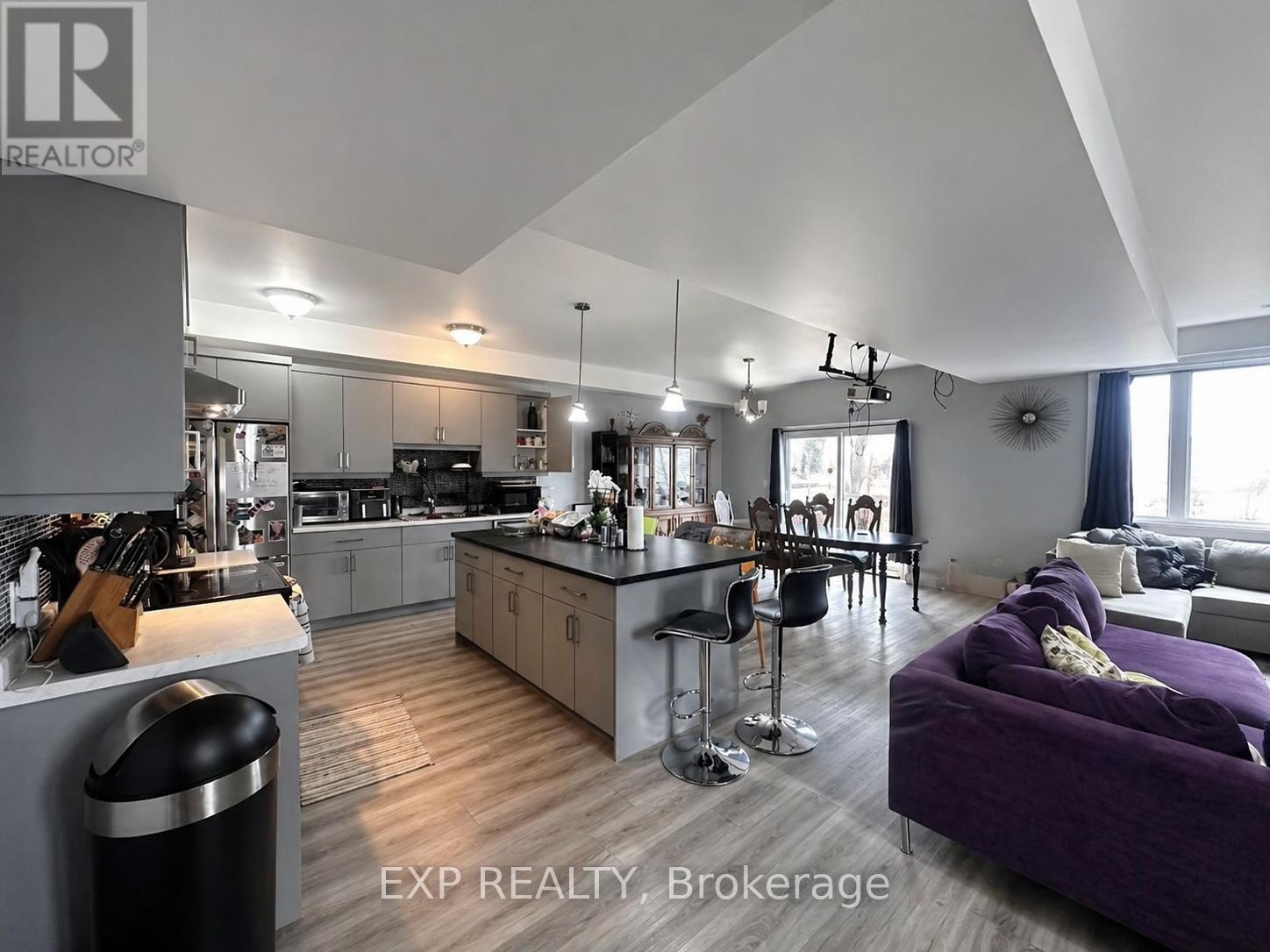 B - 127 Henry Street, Barrie, Ontario  L4N 1E2 - Photo 3 - S13053952