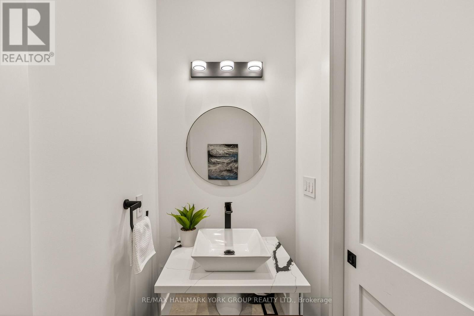 404 Cox Mill Road, Barrie (South Shore), Ontario  L4N 3W9 - Photo 23 - S13053964