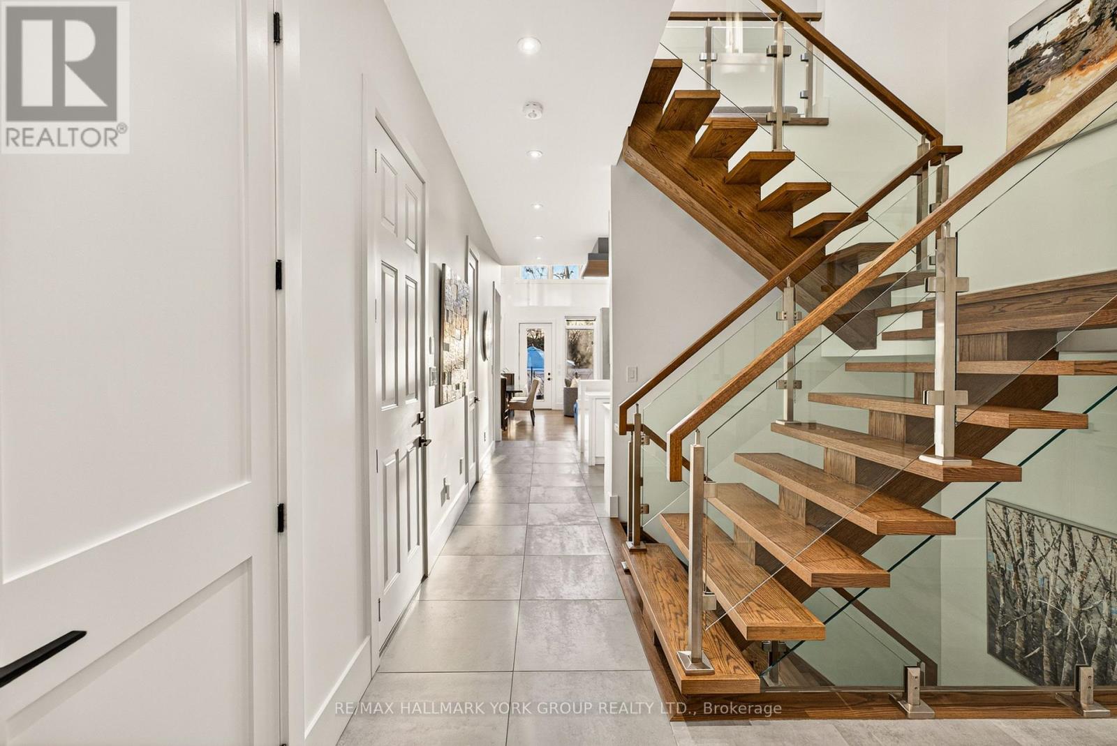 404 Cox Mill Road, Barrie (South Shore), Ontario  L4N 3W9 - Photo 5 - S13053964