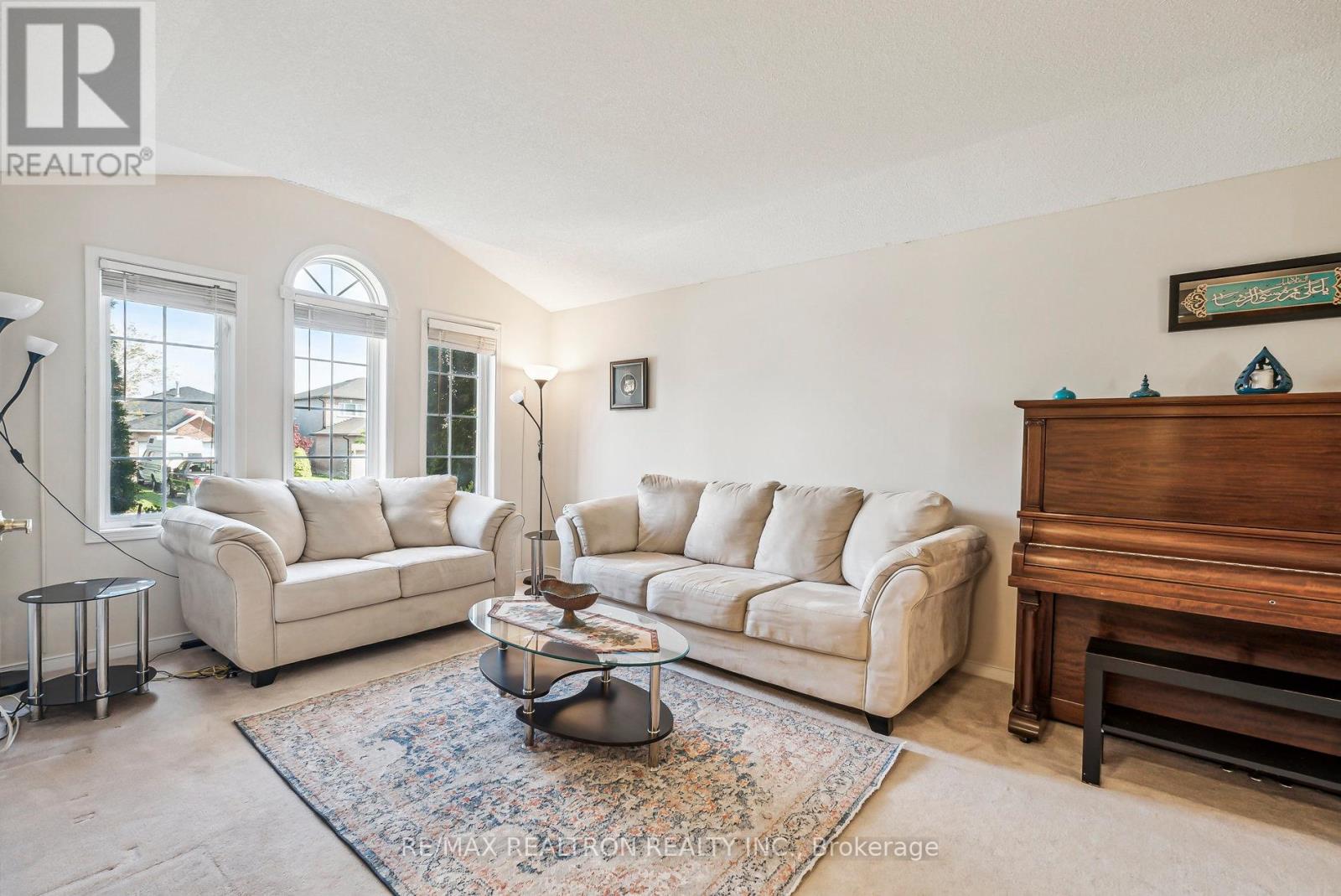 50 Holly Meadow Road, Barrie, Ontario  L4N 0E3 - Photo 16 - S13053966