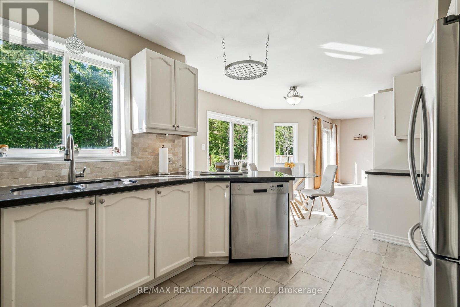 50 Holly Meadow Road, Barrie, Ontario  L4N 0E3 - Photo 27 - S13053966